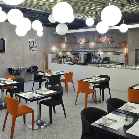 Metropol Design Old Town Hotel