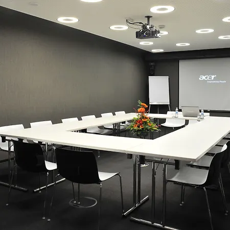 Metropol Design Old Town 4*
