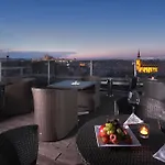 Metropol Design Old Town 4*