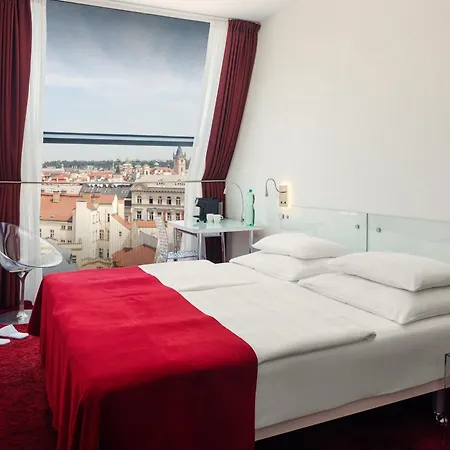 Metropol Design Old Town Hotell