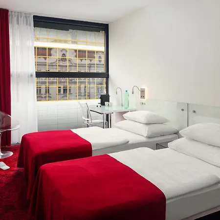 Metropol Design Old Town Hotell 4*
