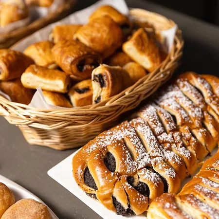 Hotel Metropol Design Old Town 4*