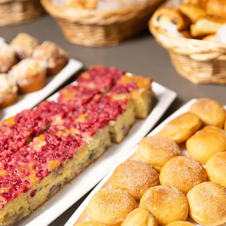 Hotel Metropol Design Old Town 4*