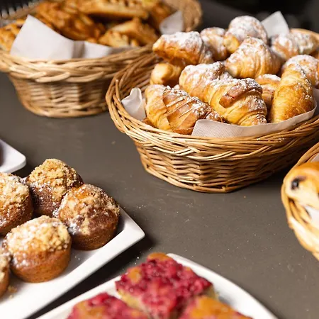 Metropol Design Old Town 4*