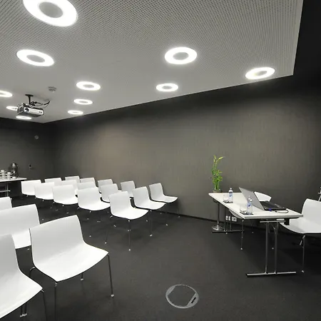 Hotel Metropol Design Old Town 4*