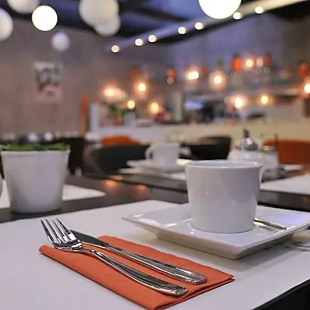 Metropol Design Old Town Hotell