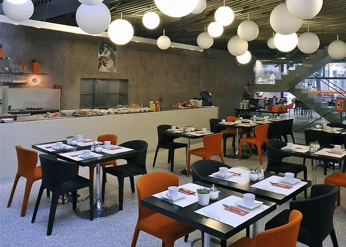 Metropol Design Old Town 4*