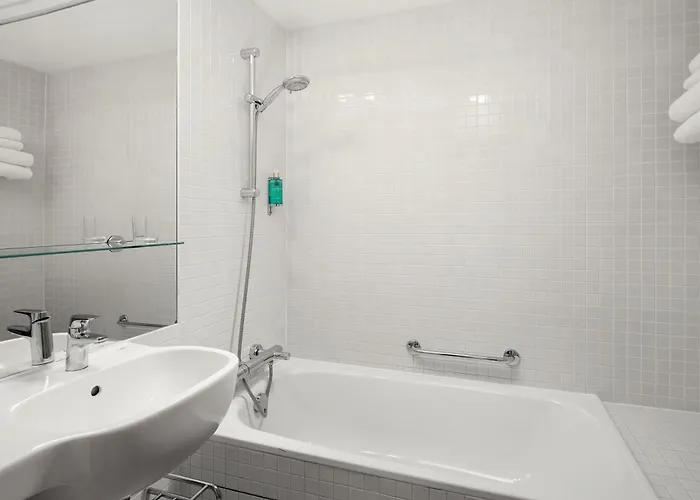 Metropol Design Old Town Hotell