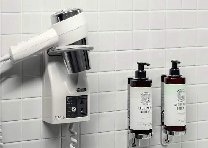 Hotel Metropol Design Old Town 4*