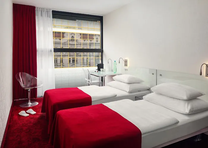 Metropol Design Old Town Hotell 4*