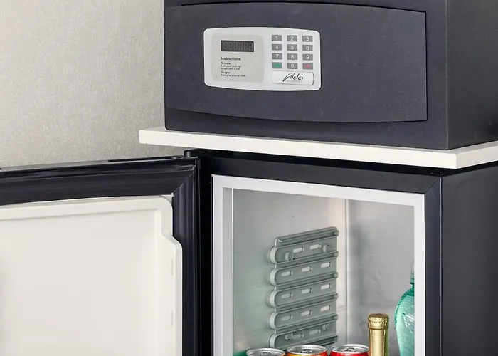 Metropol Design Old Town 4*