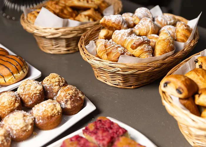 Metropol Design Old Town 4*