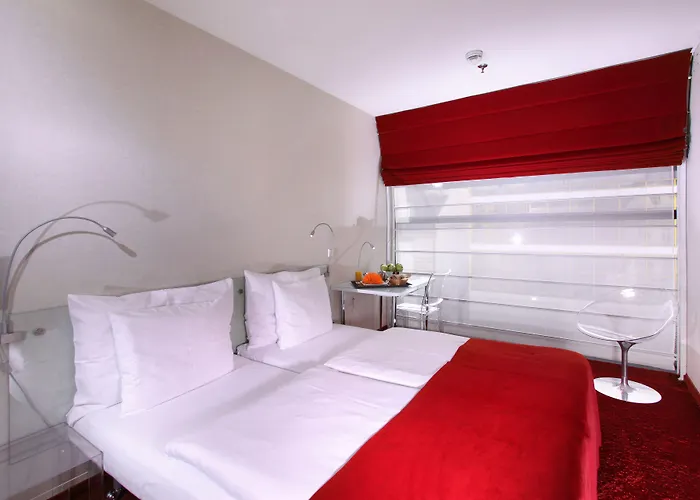 Metropol Design Old Town 호텔 4*