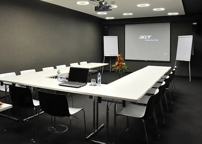 호텔 Metropol Design Old Town 4*