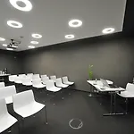 מלון Metropol Design Old Town 4*