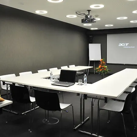 Metropol Design Old Town 4*