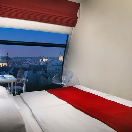 Metropol Design Old Town Otel