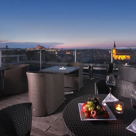 Metropol Design Old Town 4*
