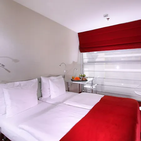 Metropol Design Old Town Hotel 4*