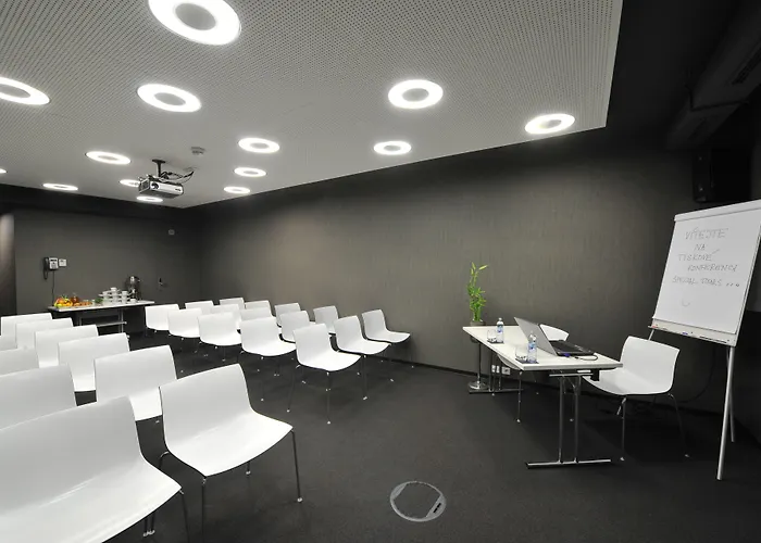 Hotel Metropol Design Old Town 4*